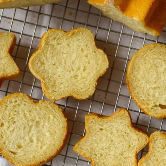 👗Pampered Chef scalloped bread tube - Picture 2 of 5